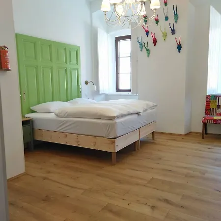 Kirchenwirt Am Marktplatz - Dependance Oda ve Kahvaltı